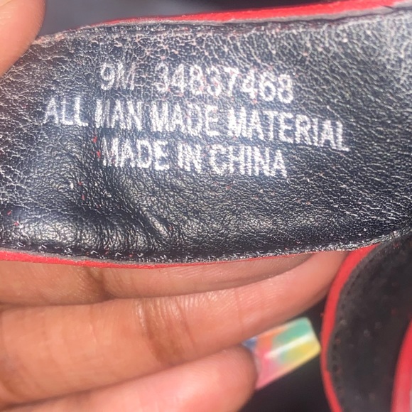 Red Heels - Picture 4 of 5